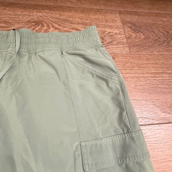 The North Face Women's Tech Sheltay Pants Joggers Olive green Sz 12 Outdoors - Picture 6 of 16